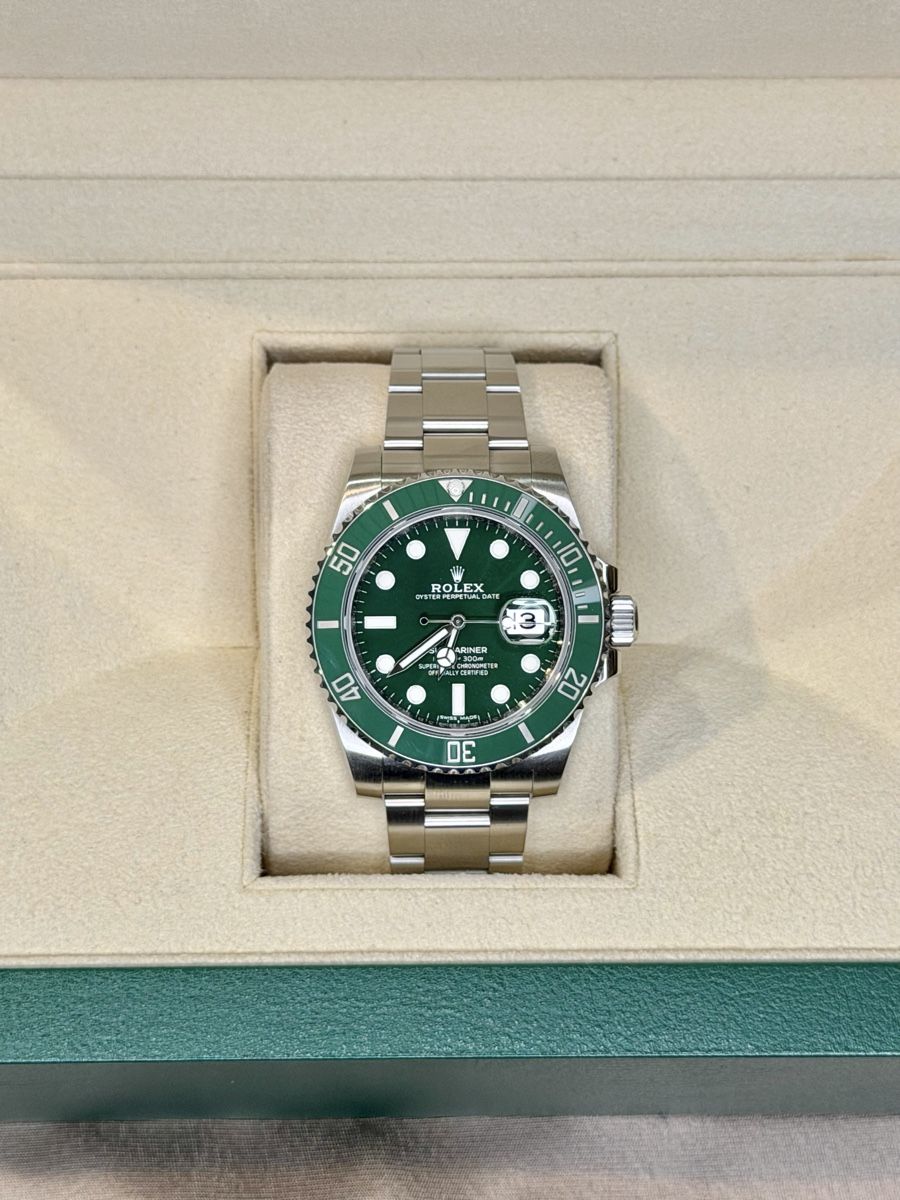 Rolex Uhren: Rolex Submariner date HULK 2019  – Neu (gemäss Beschreibung) aus Nyon von Lunas_Watches 1