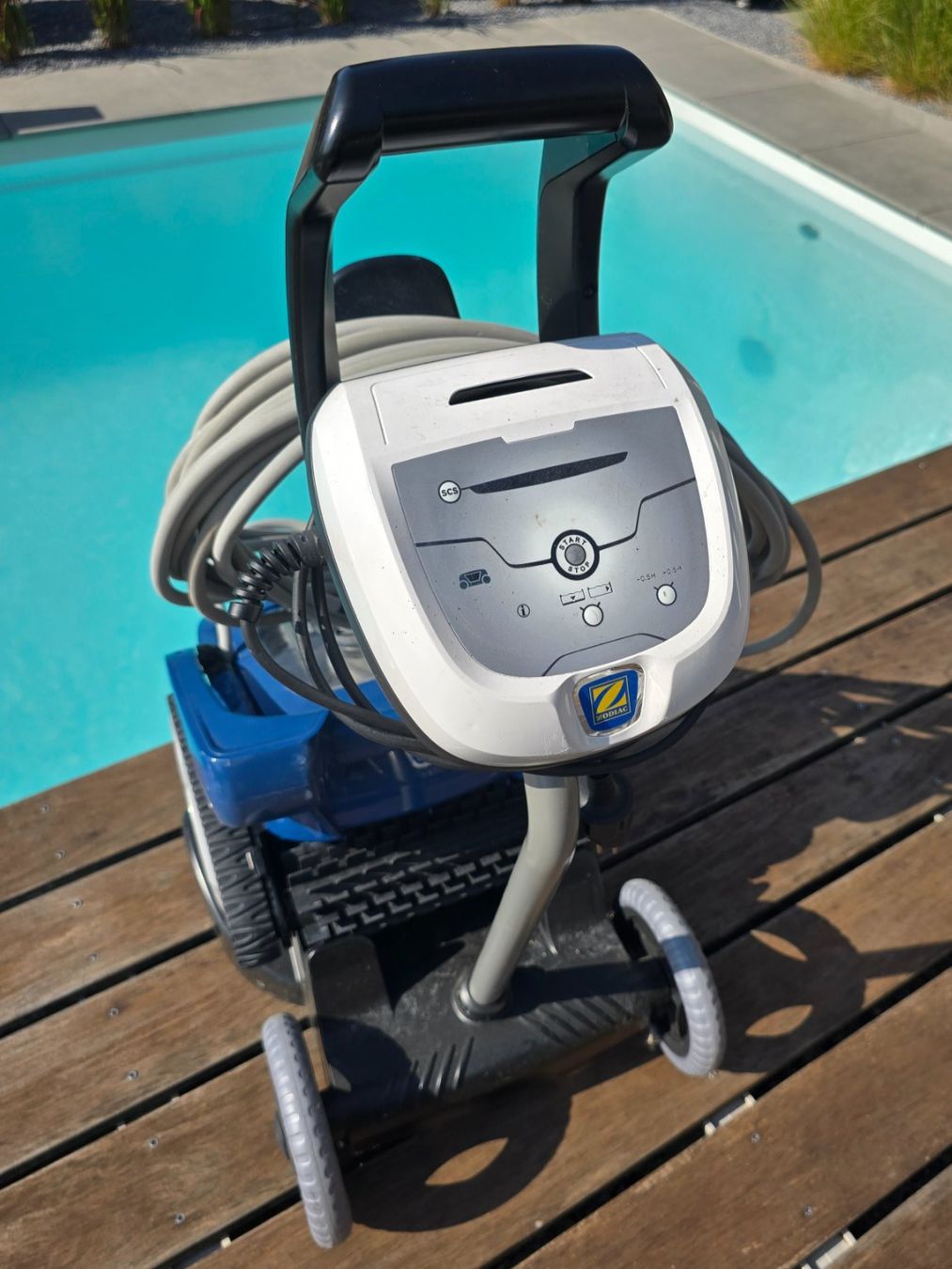 Schwimmbad-Zubehör: Poolroboter Zodiac Cyclonx Pro (defekt) – Defekt aus Uzwil von Grisli5