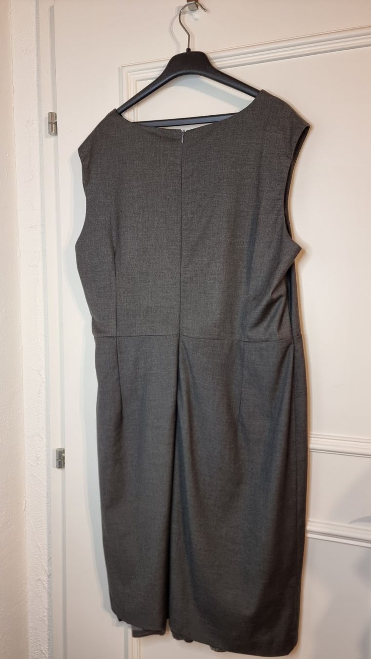 Kleider: Bussines Kleid Größe XL – Gebraucht aus Wald ZH von Martin79 2