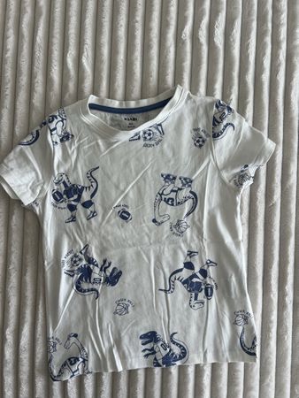 T SHIRT BAUMWOLLE MIT DINOS GR 6 NEUWERTIG
