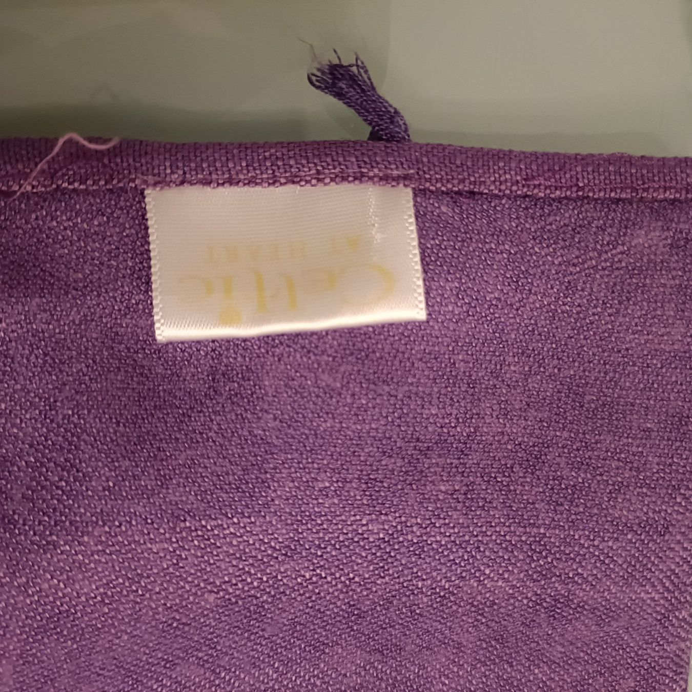 Foulard & Sciarpe: Lilafarbener Schal mit keltischem Muster – Nuovo (secondo la descrizione) da Sitterdorf venduto da imsis 3