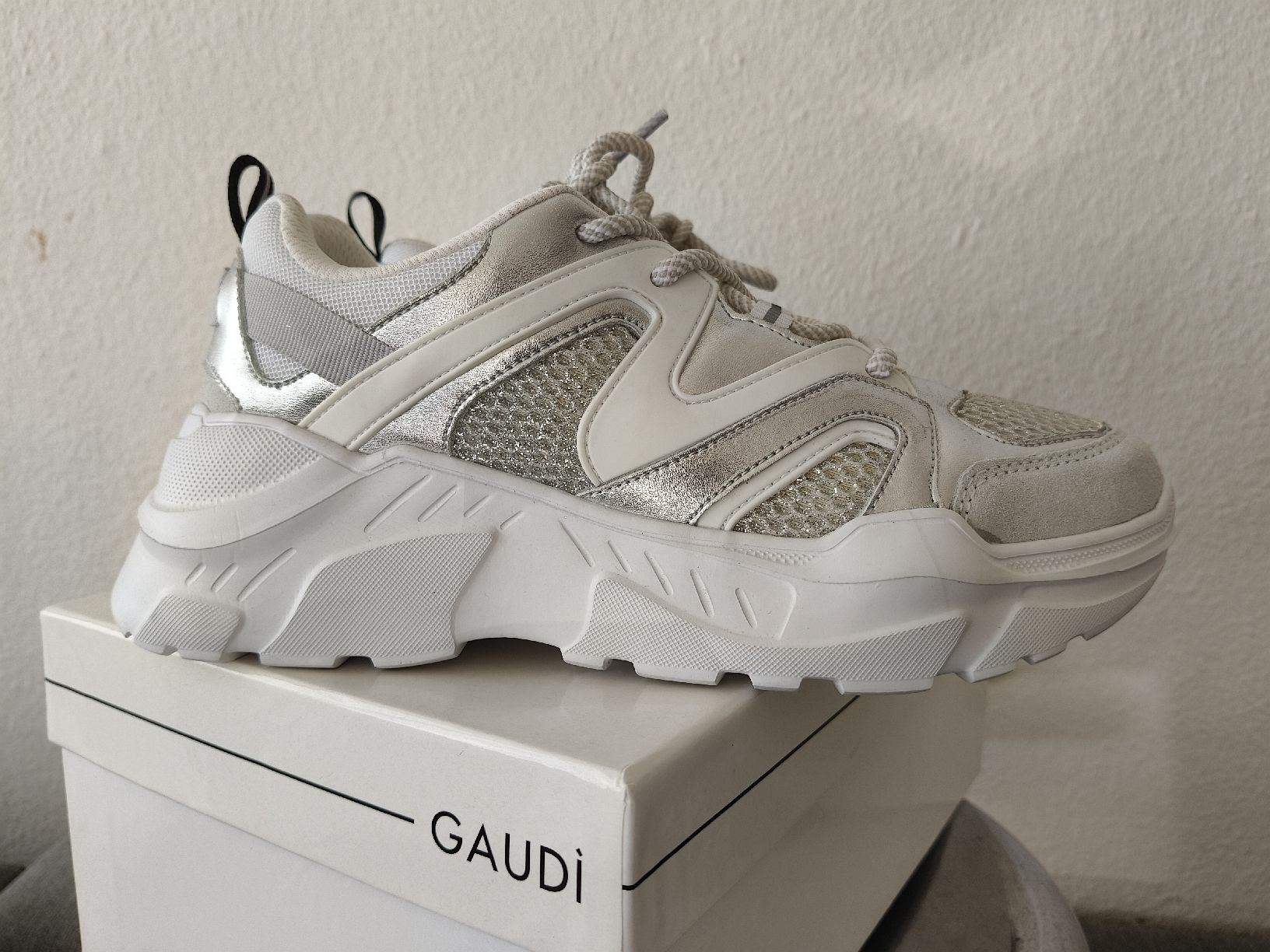 Scarpe da donna: Gaudi sneakers white silver mesh size 39 new – Nuovo (secondo la descrizione) da Zürich venduto da sha_vw65 2