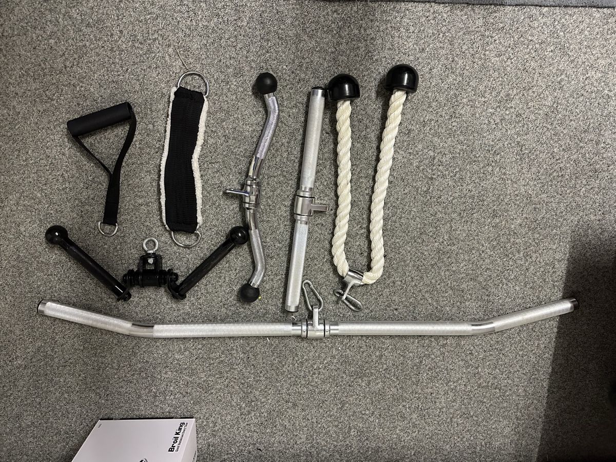 Vélos d'appartement: HOIST Kraftstation – D'occasion à Gundetswil par petriheilremimartin 6