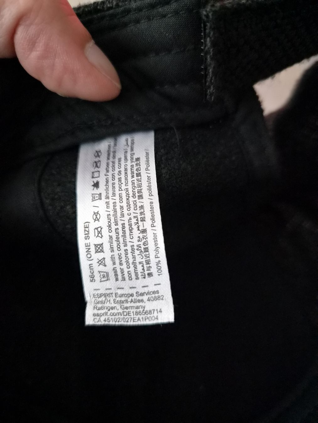 Esprit Chapeaux, bonnets & casquettes: Kappe Esprit, schwarz, bestickt  – D'occasion à Niederrohrdorf par Miripfiri 1