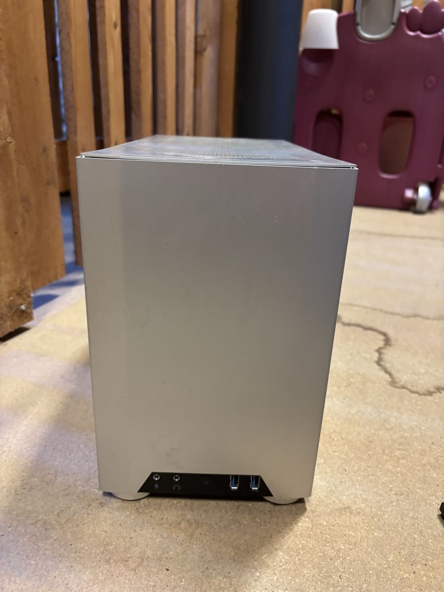 Custodie: Original NCase M1 PC Gehäuse – Usato da Bern venduto da Davidhayter