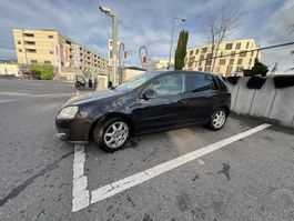 Volkswagen Golf GT, noire, bien entretenue et prête à rouler