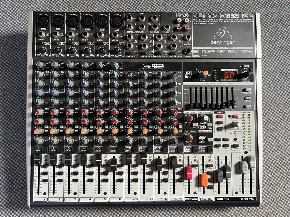 Behringer Mischpulte: Behringer XENYX X1832USB Mischpult  – Gebraucht aus Engelburg von ernahelene