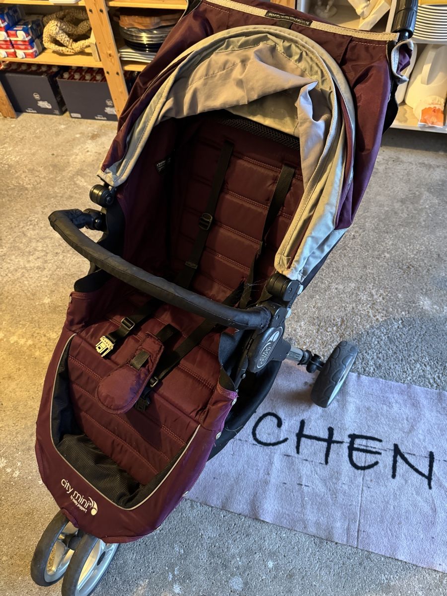 Kinderwagen: Kinderwagen  – Gebraucht aus Oberägeri von MW.1986 5