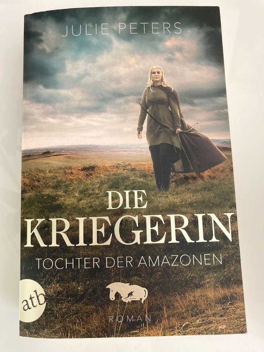 Libri: Die Kriegerin: Tochter der Amazonen – Usato da Frauenfeld venduto da BUCHschatzLADEN_369
