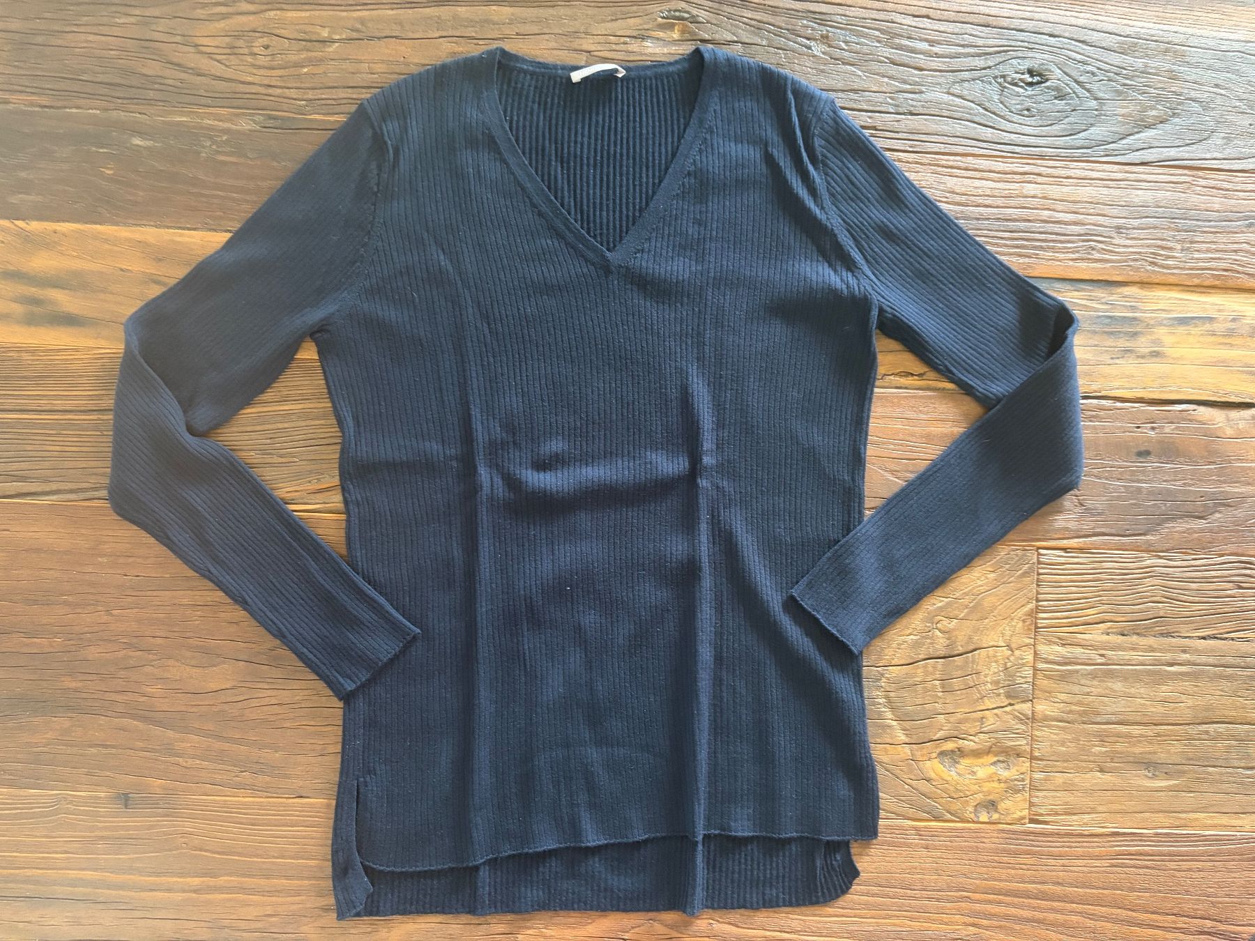 Hemisphere Maglioni & Felpe: Wollpullover von Hemisphere mit V-Ausschnitt, Navy, Gr. 40 – Usato da Balzers venduto da Golf-Lady