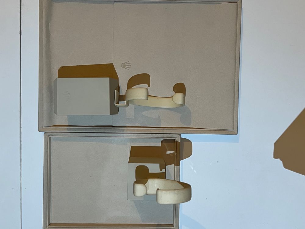 Présentoir à Montres Et Bracelets - Plateau Velours Avec 4 Supports - Rangement Élégant Pour Bijoux - 34x8x3.6 Cm