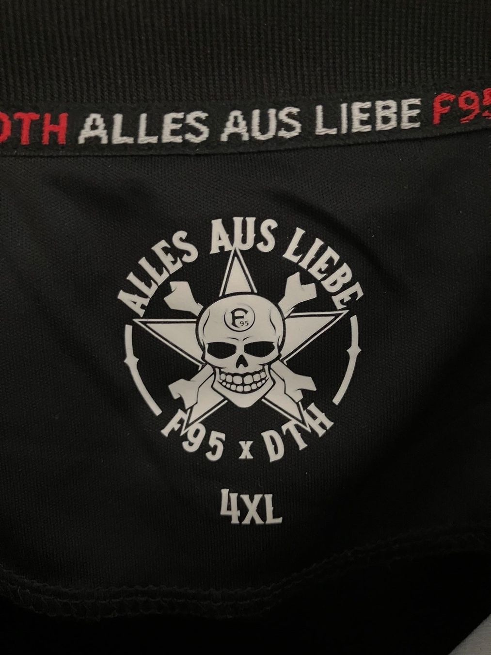 Canottiere & Pantaloni: Fortuna Dusseldorf 2019-2020 SPECIAL Trikot – Usato da Thun venduto da ladoppiaesse.cards 1