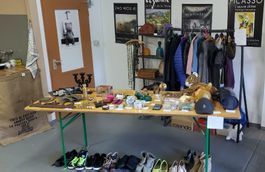 Lot de vide grenier, tout sauf le mobilier.