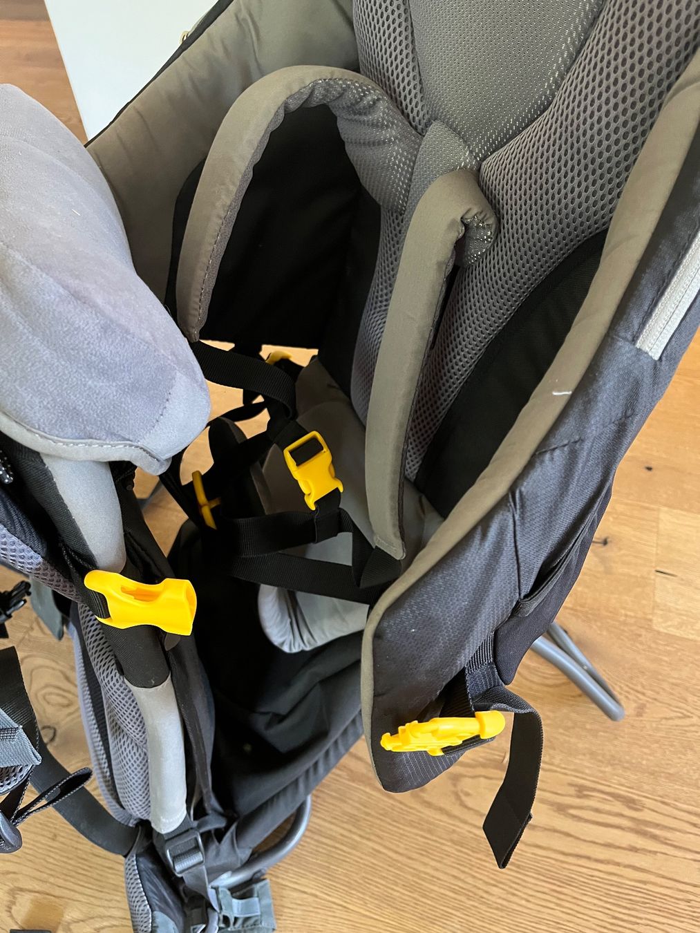 Deuter Marsupi portabebè: Deuter Kid Comfort III Anthrazit – Usato da Lenk im Simmental venduto da snowhow81 3