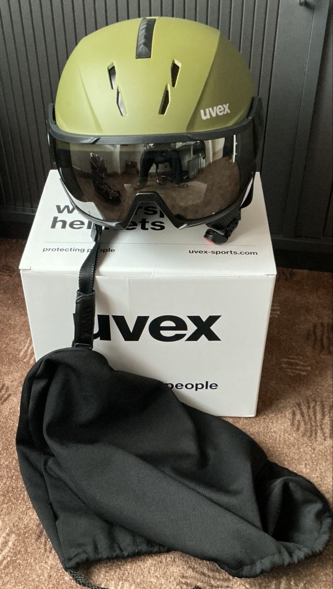 Uvex Caschi: Uvex Instinct Visor Skihelm Olive Matt, Grösse 59-61cm – Usato da Wängi venduto da Madella
