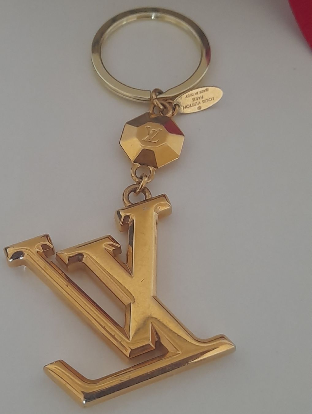 Louis Vuitton Borse da donna: Charm,ou porte clé Louis Vuitton  – Difettoso da Lausanne venduto da Glam-Luxe