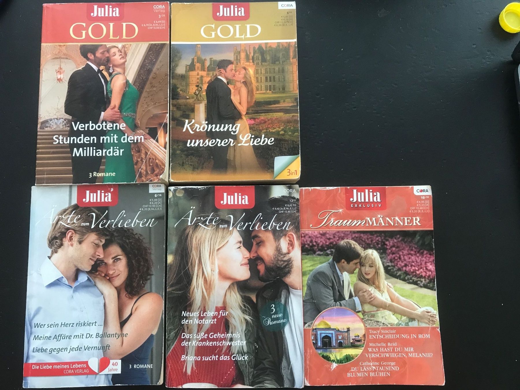 Libri: 15 Julia Romane /Cora Verlag – Usato da Abtwil SG venduto da mutts1