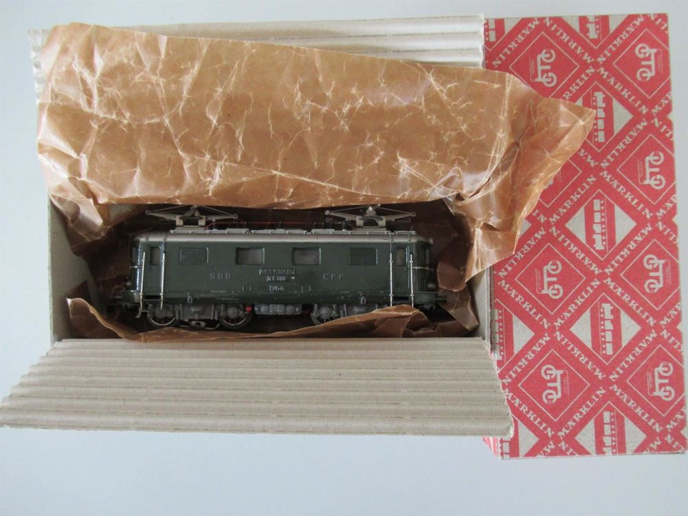 Locomotive Märklin RE 800 – SBB Re 4/4 – Époque III – Analogique – H0 – Vintage 1952