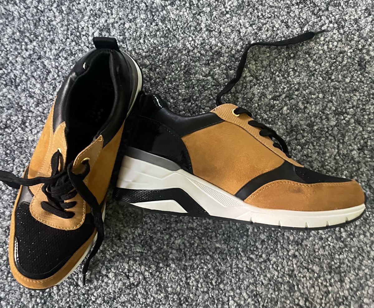 Scarpe da donna: Neue Venice Sneaker, Grösse 41! – Nuovo (secondo la descrizione) da Au ZH venduto da Jaggy4