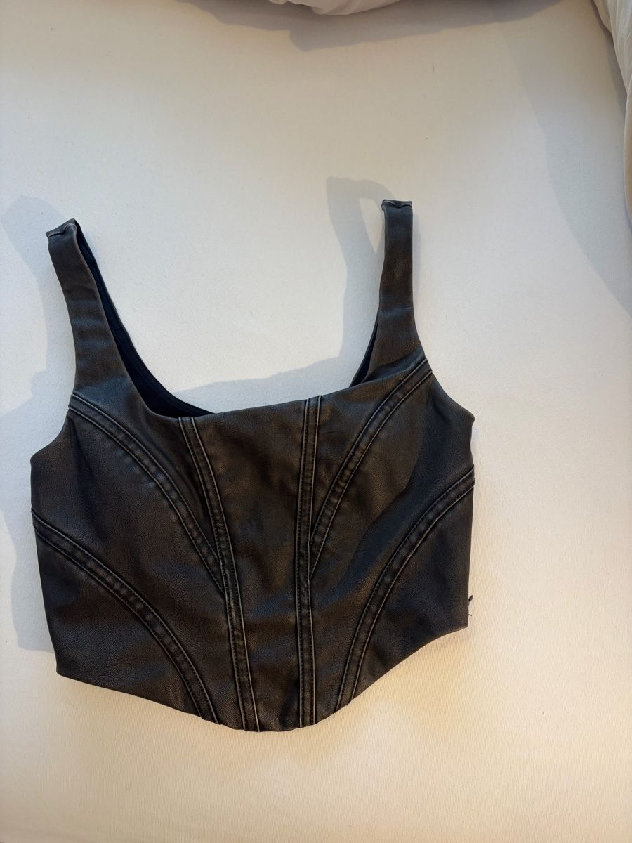 Stradivarius Top: Haut stradivarius  – Usato da Pully venduto da ari_78pk 1