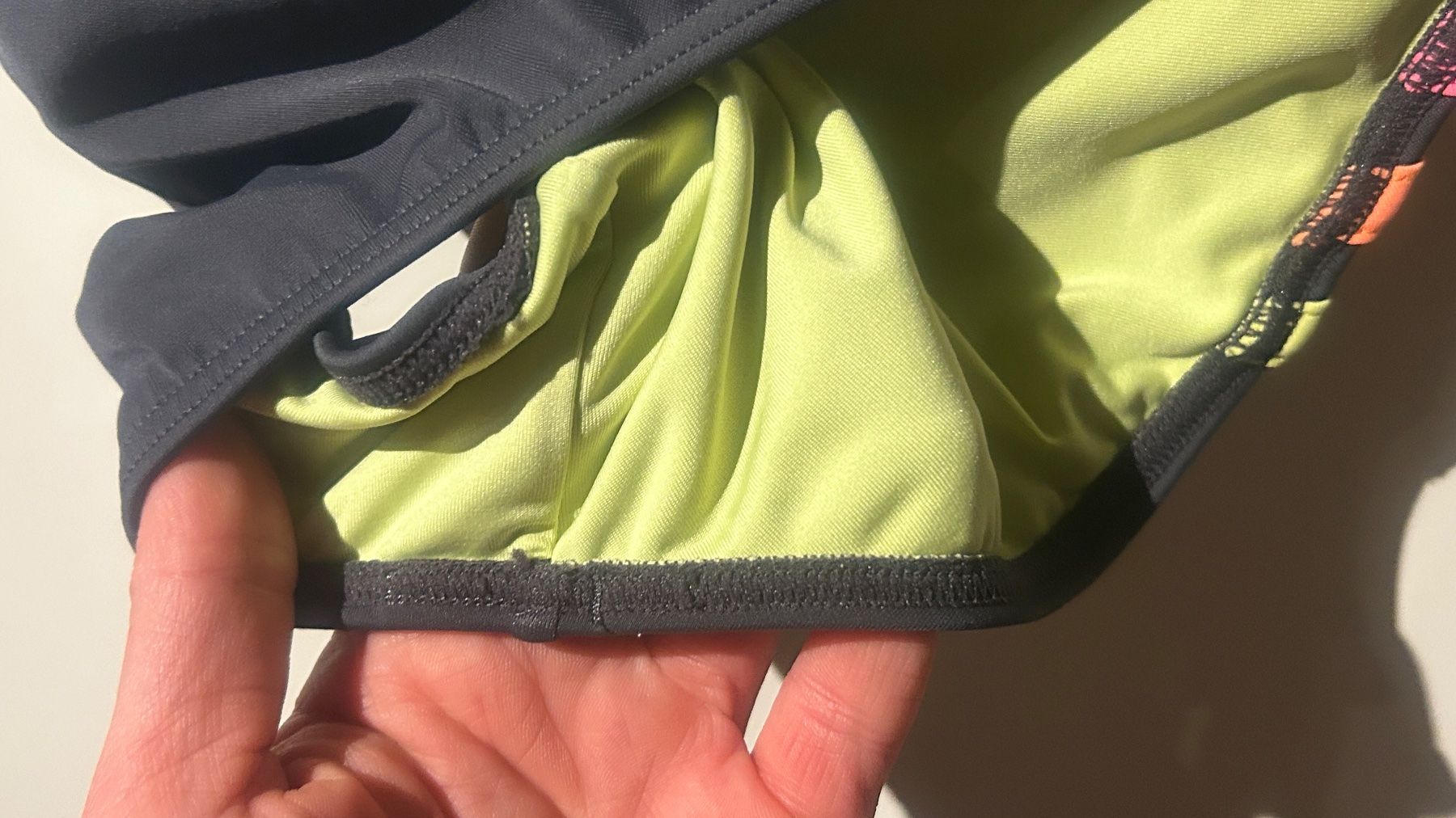 Adidas Badekleider & Bikinis: NEU Triangel Bikini Adidas, gr.34 – Neu (gemäss Beschreibung) aus Münchenstein von einElement 9