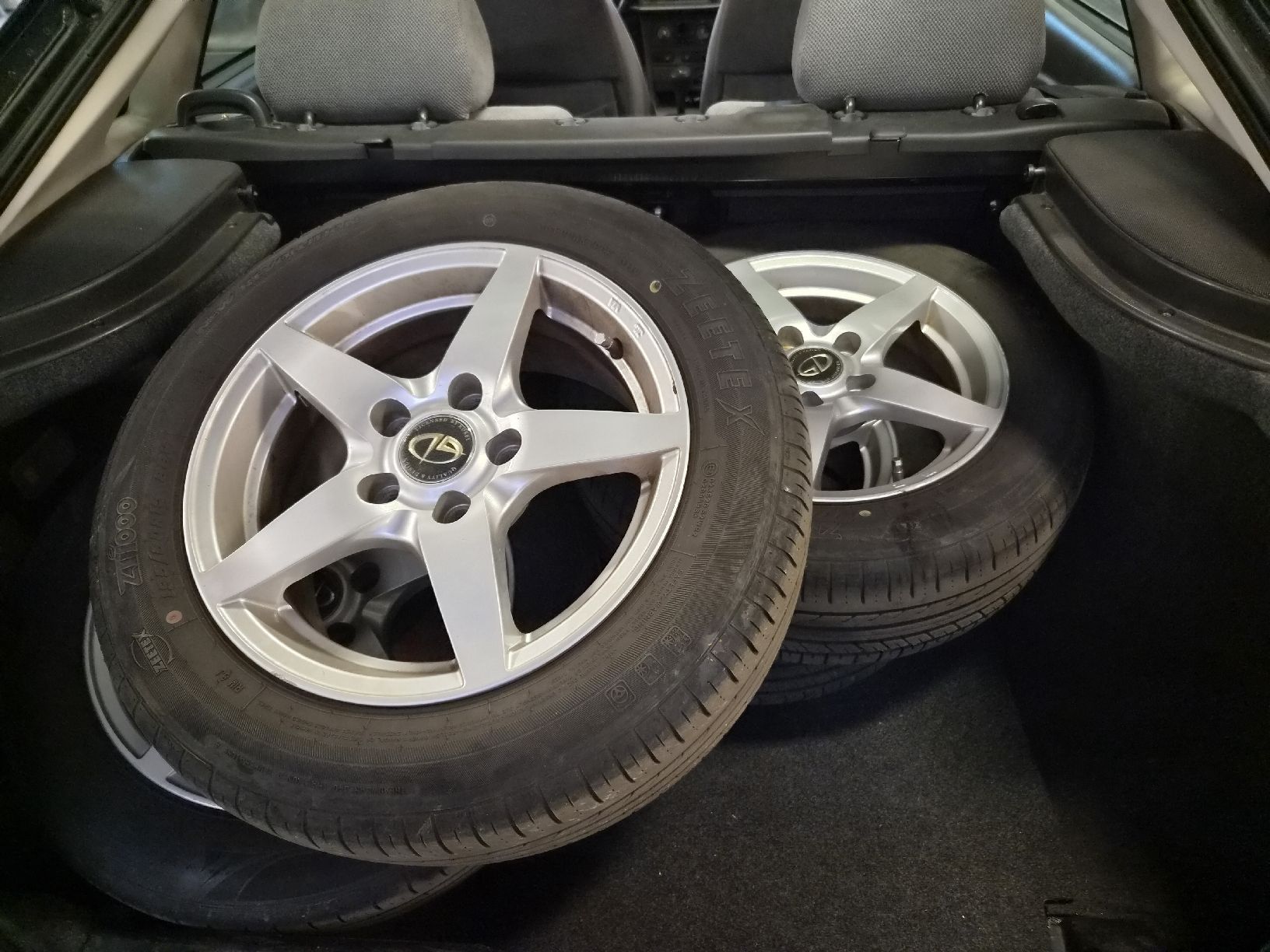 Saab Autos: Saab 9-3 2.0i Automat – D'occasion à Hinwil par Service95 8