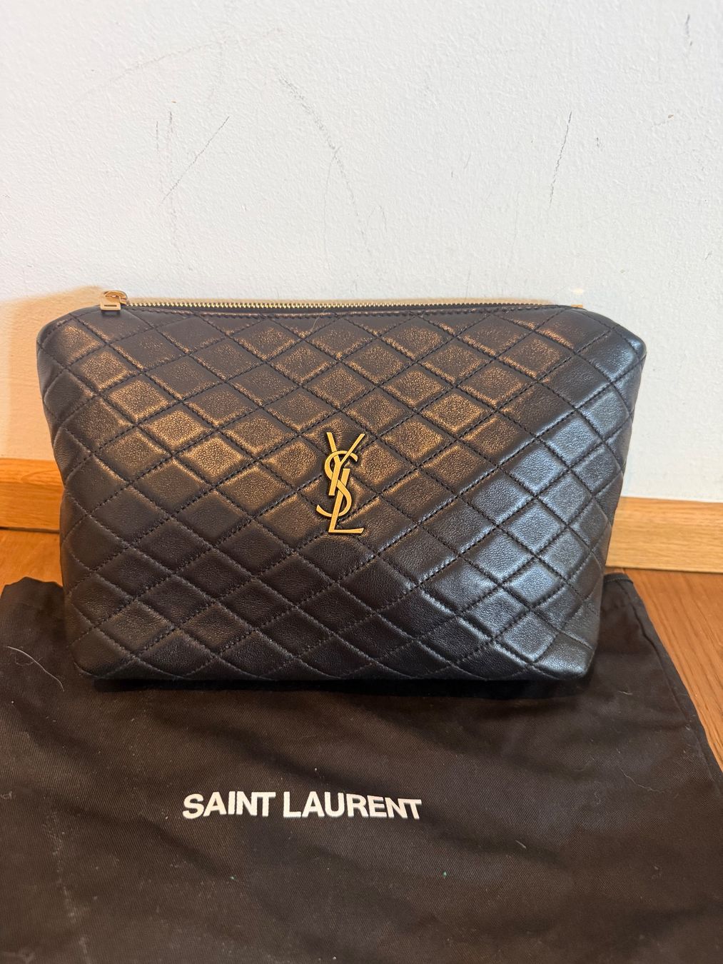 Saint Laurent Taschen für Damen: Orig. Saint Laurent Pouch Clutch Kosmetik – Neu (gemäss Beschreibung) aus Wallisellen von Aboutfashion