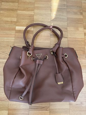 Guess Tasche braun