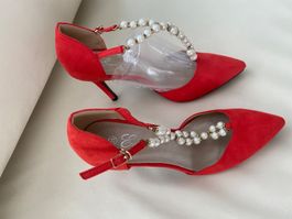 MUST HAVE - edler und stylischer Pumps mit Perlen, rot, 39