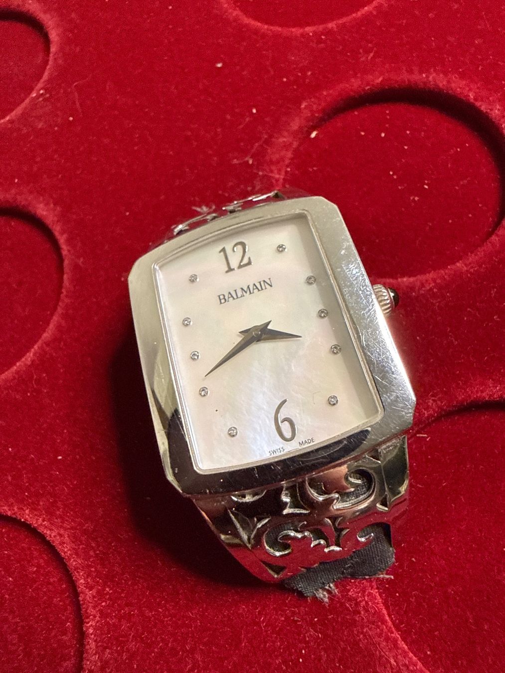 Balmain Uhren: Balmain Quarz 27.5 mm – Gebraucht aus Pfeffingen von Allhandelklgwatches