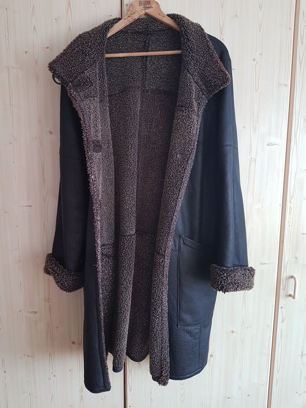 Cappotti: Ledermantel Damen schwarz – Usato da Villnachern venduto da OnkelTom007 1