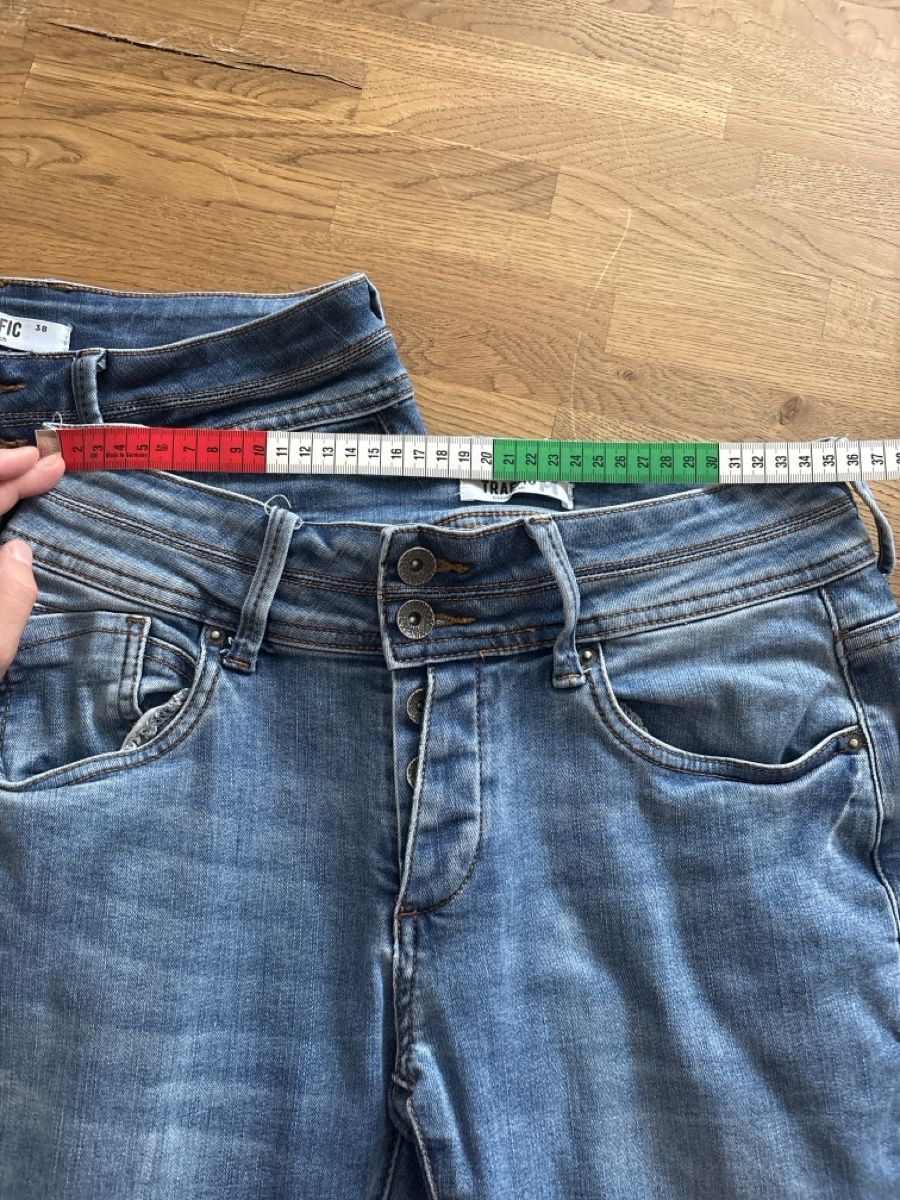 Jeans: Damen Jeans Grösse 38 hell + dunkelblau Chicoree  – Neu (gemäss Beschreibung) aus Berneck von SESSES 1