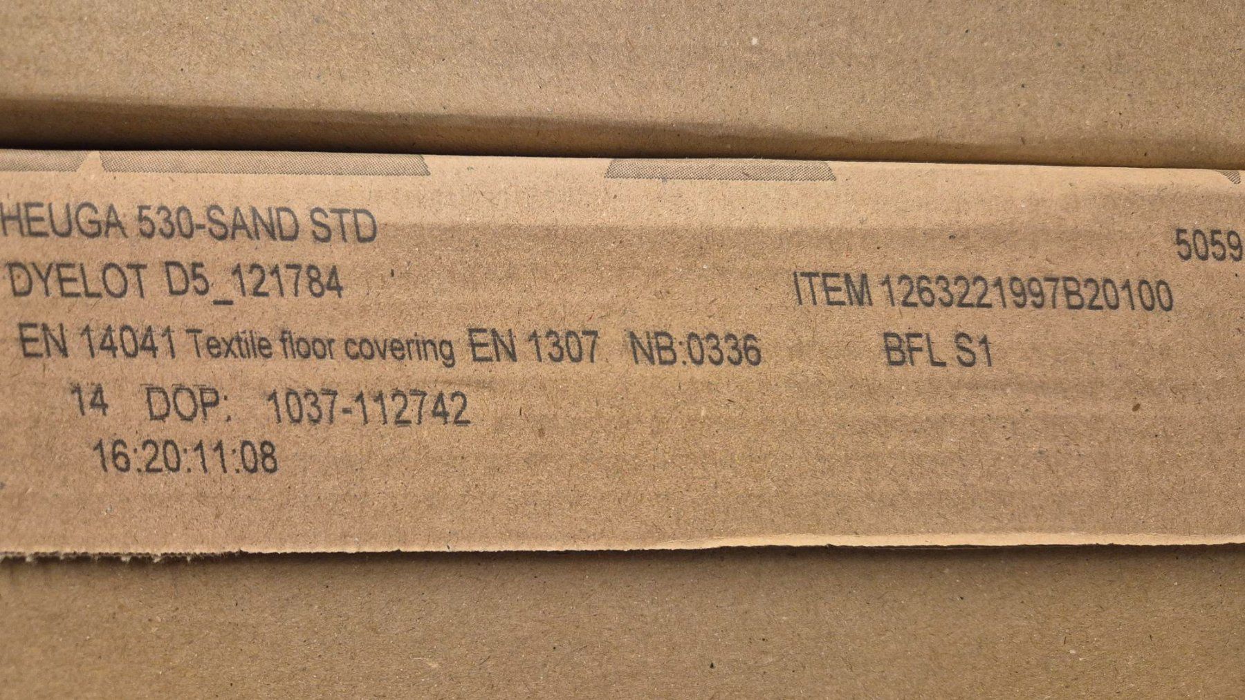 Rivestimenti per pavimenti: Dalle de moquette beige - Interface – Nuovo e nell'imballaggio originale da Genève venduto da fil_l9hj 2