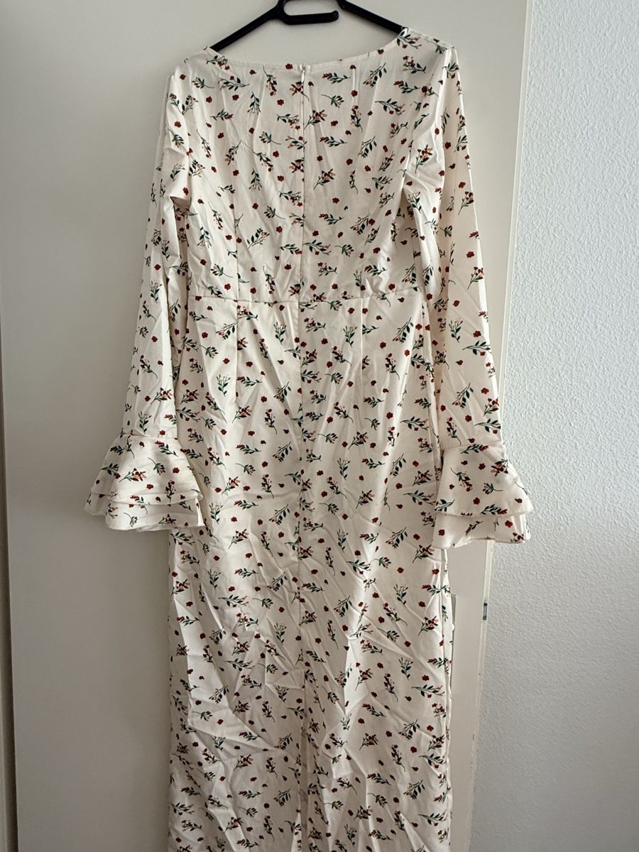 Robes et jupes: Wunderschönes neues Kleid  – Neuf (Voir description) à Benglen par Shamily 2