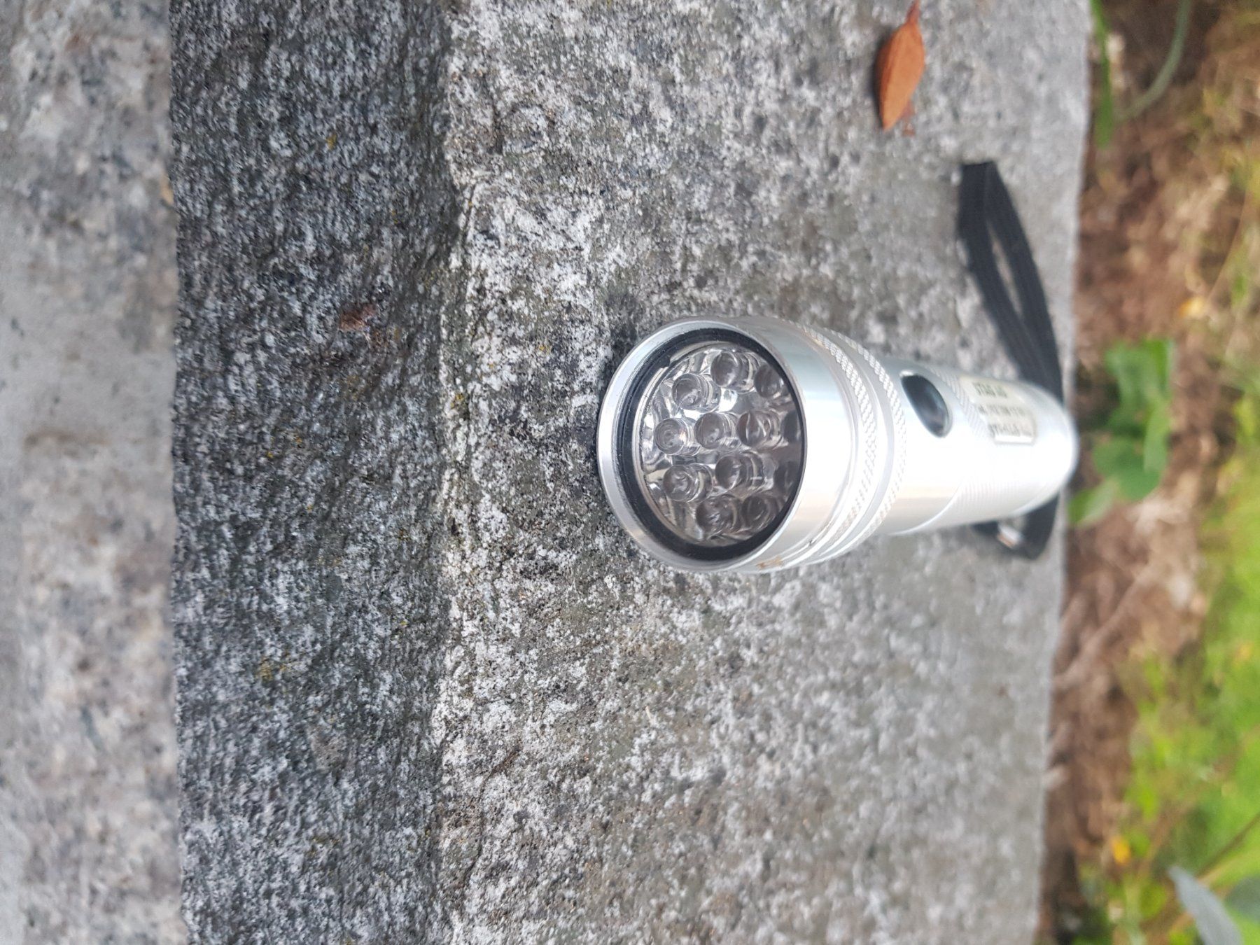 Lampade: LED Taschenlampe – Usato da Wilihof venduto da Bandit71 2
