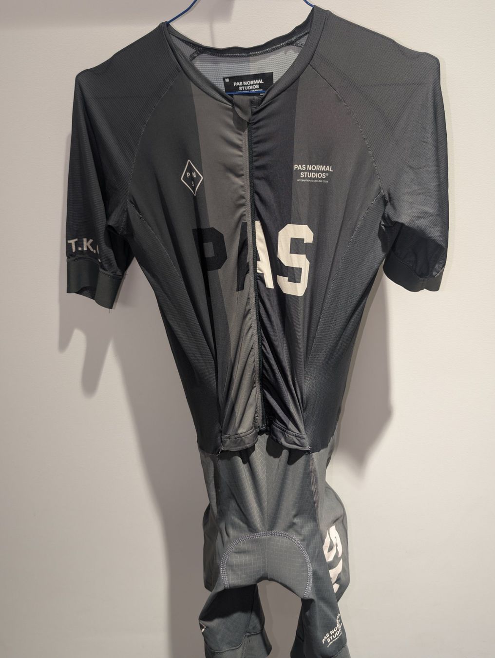 Pas Normal Studios Anzüge, Sport- & Funktionsanzüge: Speedsuit Pas Normal Studios – Gebraucht aus Zürich von patmeye