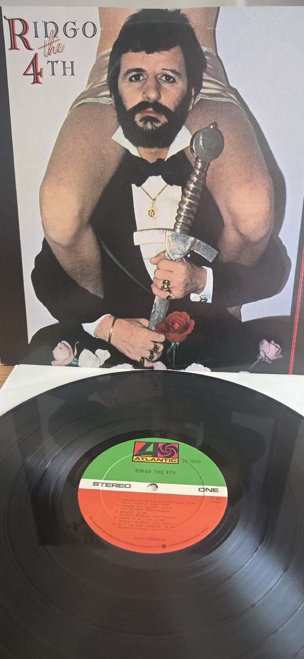 Dischi in vinile:  Ringo Starr Ringo the 4th 1977 Vg,Vg – Usato da Yvonand venduto da RF-VINYL