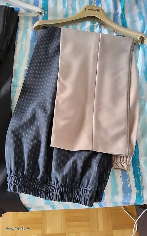 Pantaloni: Pantaloni donna taglia S e M – Usato da Cadro venduto da Inuit71 1