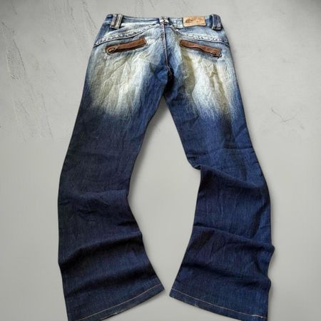 Damen Jeans Hose Grösse M leicht verwaschen mit Reissverschl