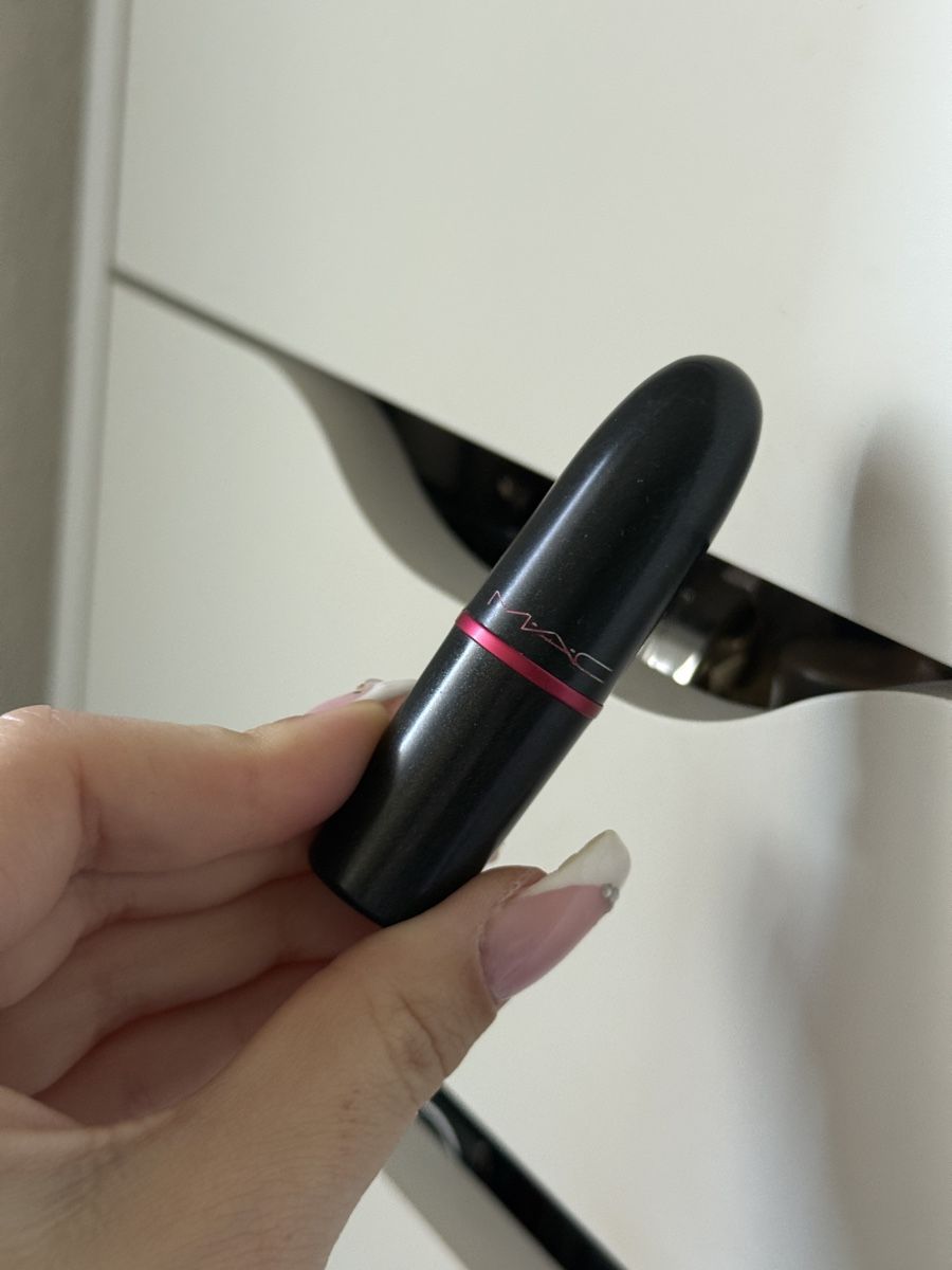 Mac Cosmetics Make-up: MAC Lipstick – Gebraucht aus Chavannes-près-Renens von elobrgs