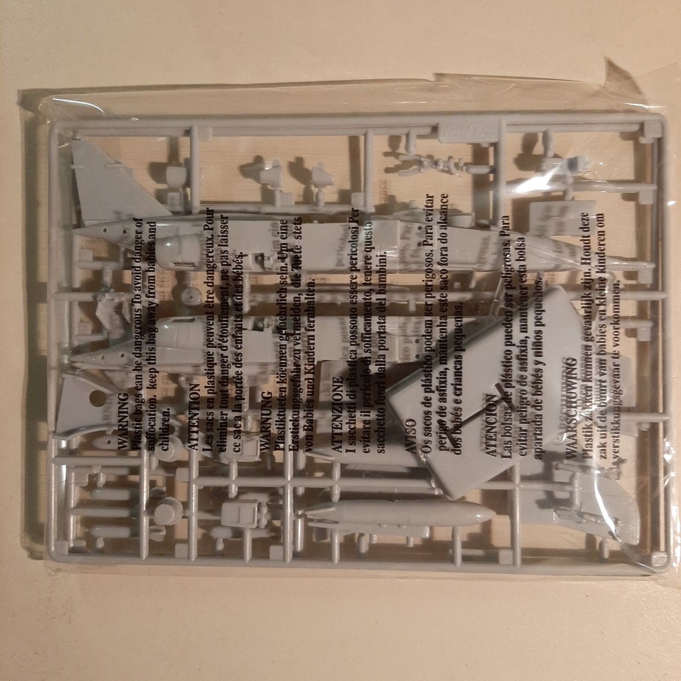 Kit di modellismo & Modellini statici: 2239 ... Sepecat Jaguar A ... Hobby Model – Usato da Bonstetten venduto da Benibanny59 1