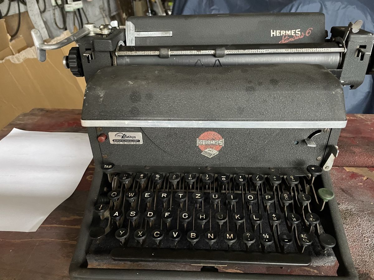 Macchine da scrivere: Schreibmaschine hermes 6 – Usato da Unterendingen venduto da sneider01 2