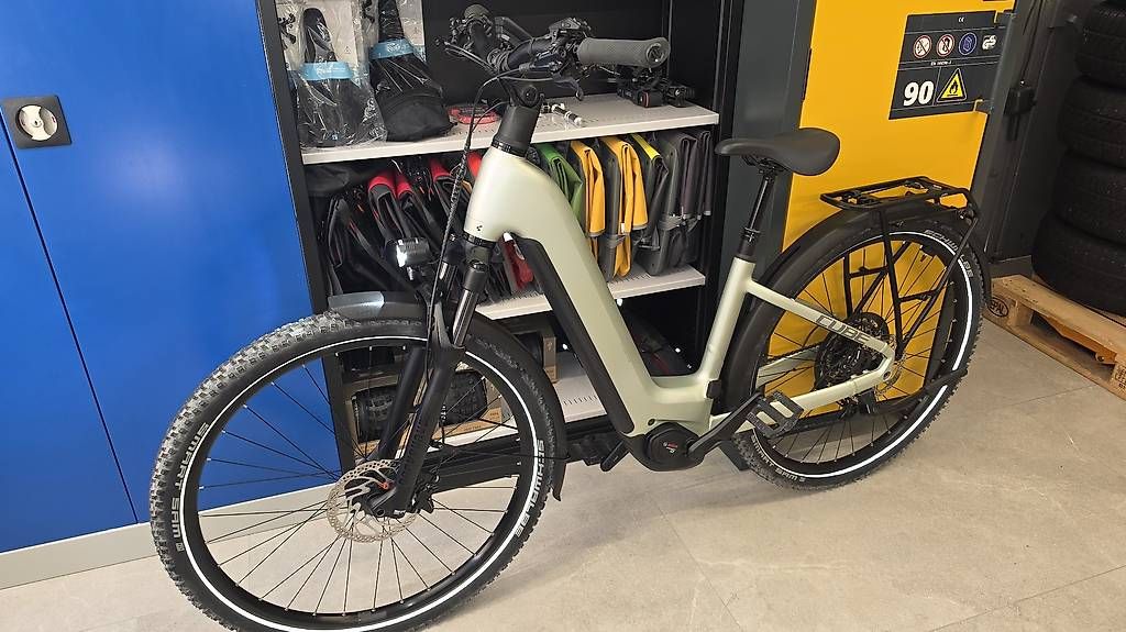 Biciclette: E-Bike Cube Neuwertig Akku 800wh – Usato da Bronschhofen venduto da Timi.g