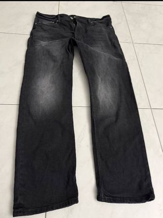 Schwarze Herren Jeans von H&M, Regular Fit, Grösse 34/32