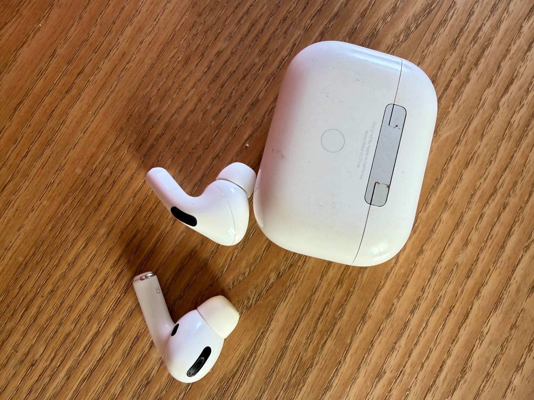 Apple Kopfhörer: AirPods Pro 1 Generation – Gebraucht aus Zürich von eva_mkj7 4
