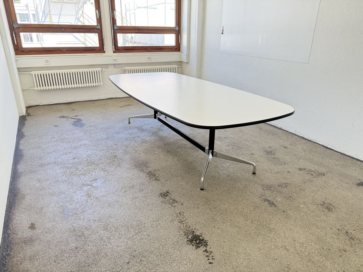 Tische: Vitra Segement Table von Eames – Gebraucht aus Grenchen von Design-Outlet 5
