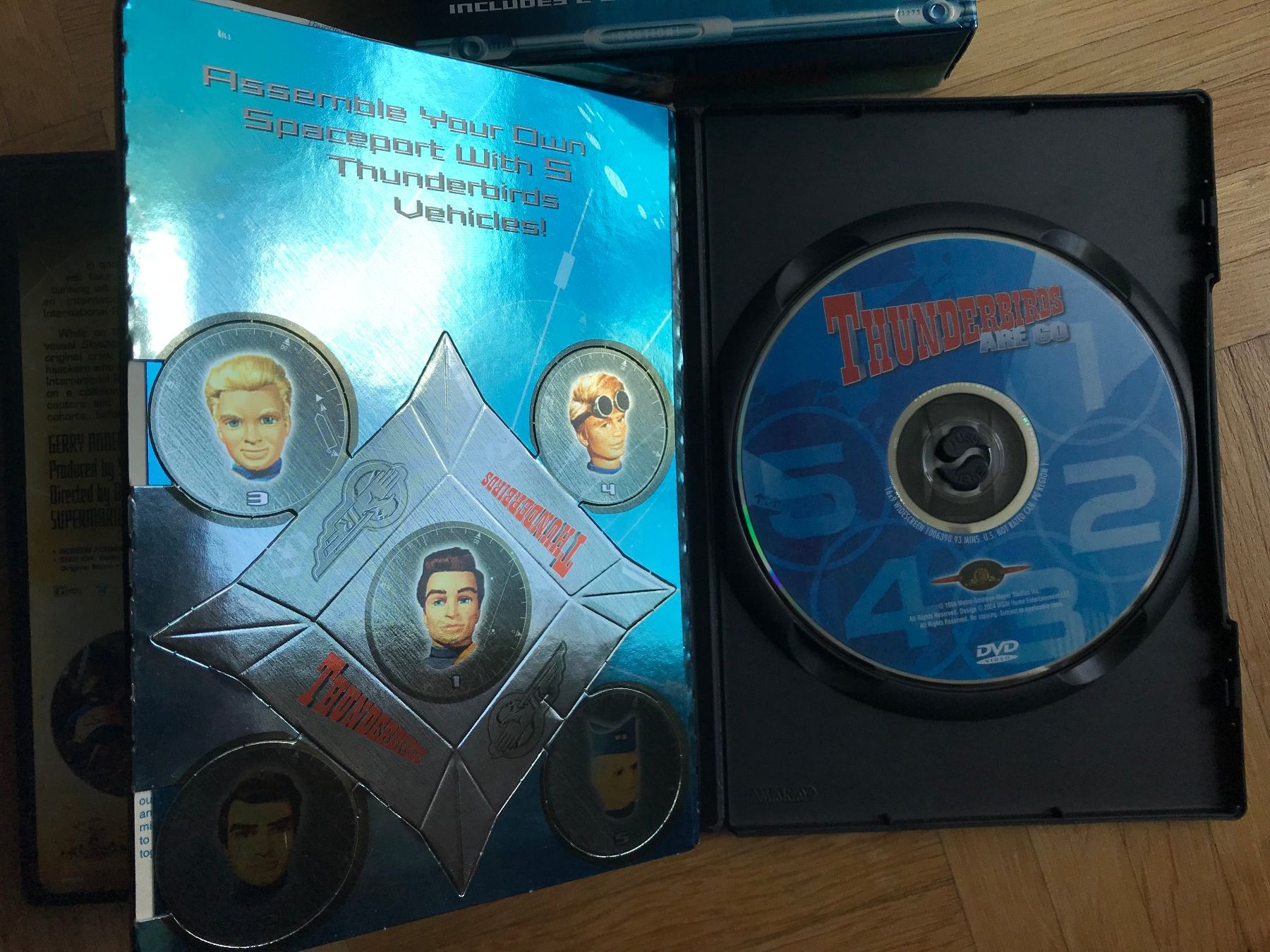 Tutti i DVDs: Thunderbirds - International Rescue Edition Gift Set - DVD – Usato da Zürich venduto da Malcom 4