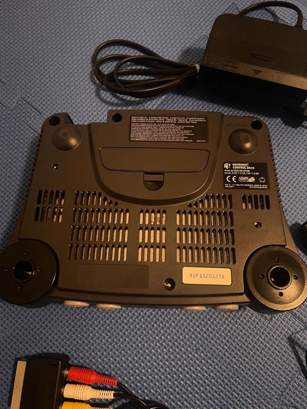 Nintendo Console: Nintendo 64 / N64 Konsole mit 2 original Controller – Usato da Gossau SG venduto da schlitzerdemon 3