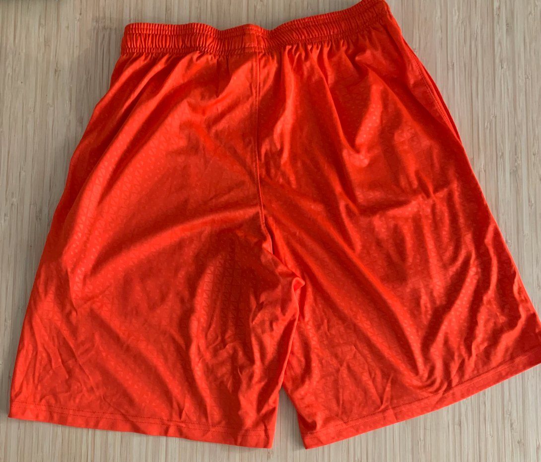 Under Armour Hosen: Under Armour Shorts – Gebraucht aus Zürich von rob_z62d 1
