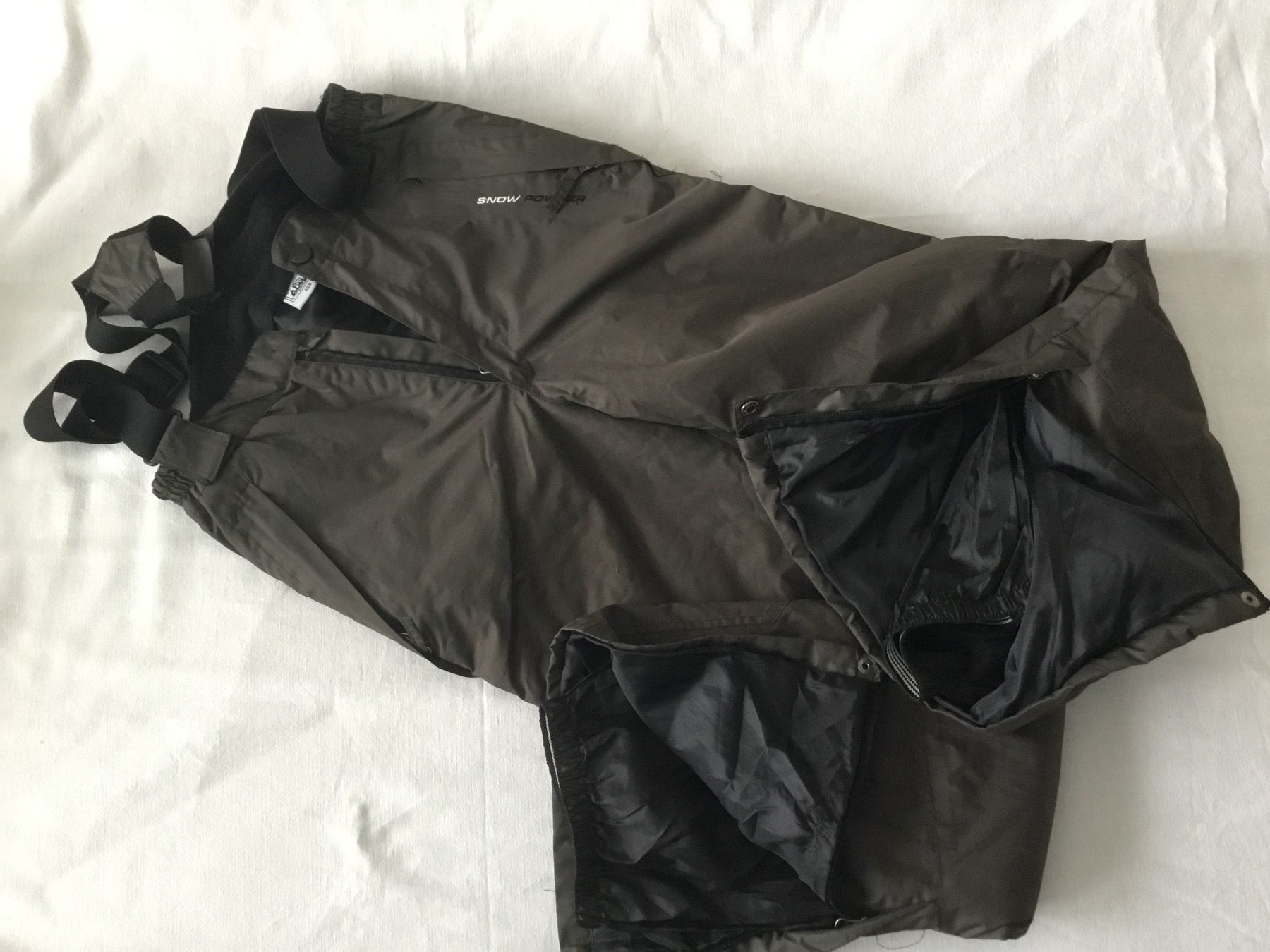 Kleiderpakete: Winter Jacke und Hose – Gebraucht aus Zürich von Sal4 2